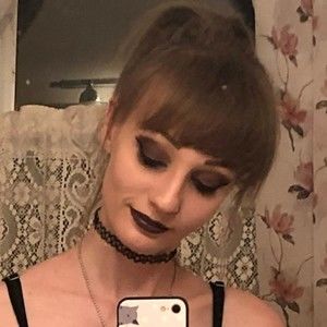 Meet your Posher, Emilee